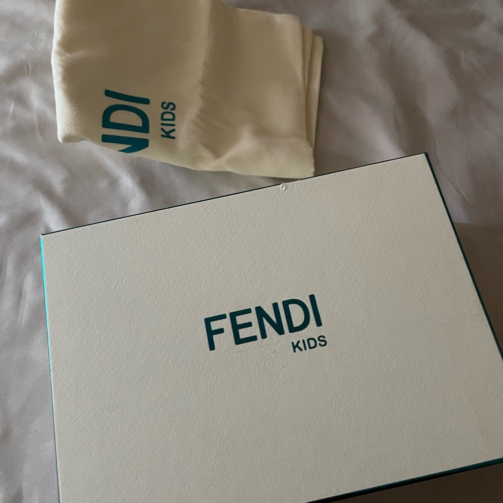 FENDI TODDLER SHOES, SIZE 23 - Picture 8 of 9